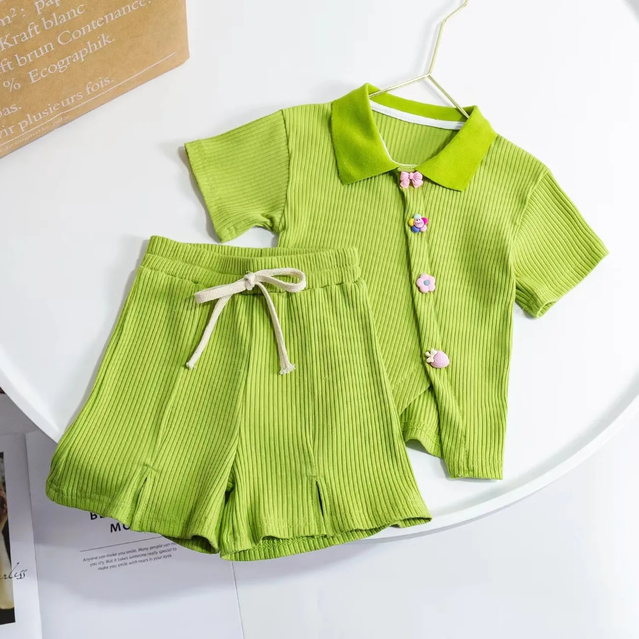 Vestido de verano para niñas 2024 nueva moda de Internet rojo niña bebé hielo seda manga corta rebeca POLO pantalones cortos casuales delgados dos