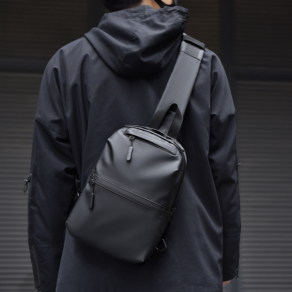 Versatile Men's Chest Bag European Style Multifunctional Crossbody_voghion.com