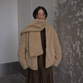 半身裙;女式T恤;毛衣