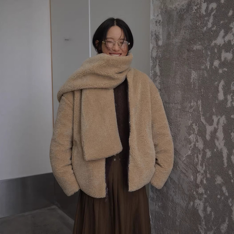 Unity Mode Reversible Fleece Leather Jacket for Women with Quilted Texture and High-End Feel 251393