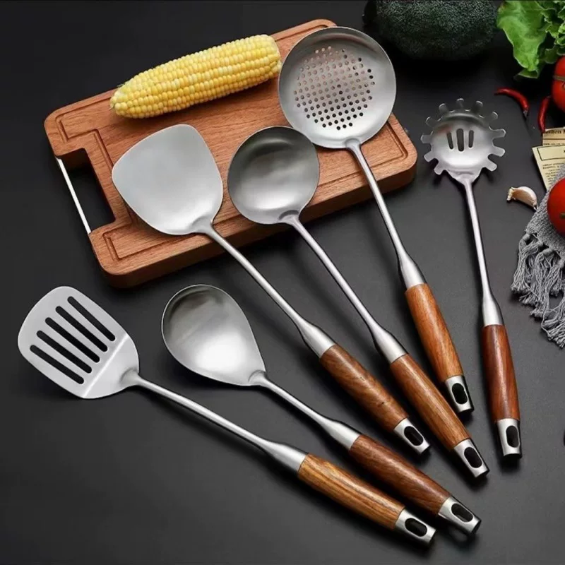 spatula stir-frying spatula? Need translate accurately: 304 нержавеющая сталь лопатка для жарки, кухонные принадлежности, деревянная ручка, суповая ложка, друшлак, розовое дерево, оборотная сковорода? The input: "304 stainless steel spatula stir-frying spatula household kitchen kitchen utensils wooden handle soup spoon colander rosewood stir-frying spatula flat spatula" Translate piecewise: "Сковорода лопатка из нержавеющей стали 304 для жарки, кухонные принадлежности, деревянная ручка, суповая ложка, дуршлаг, розовое дерево, лопатка для жарки, плоская лопатка"