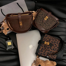 ˮͰ����Ů2024�¿��＾�p��С���OӋ�߼�������б���