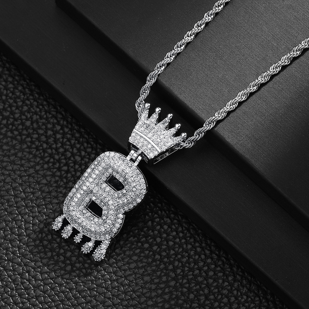 Collar de colgante de letras de bronce A-Z corona estilo DIY personalizado europeo y americano hip-hop unisex cadena clavícula