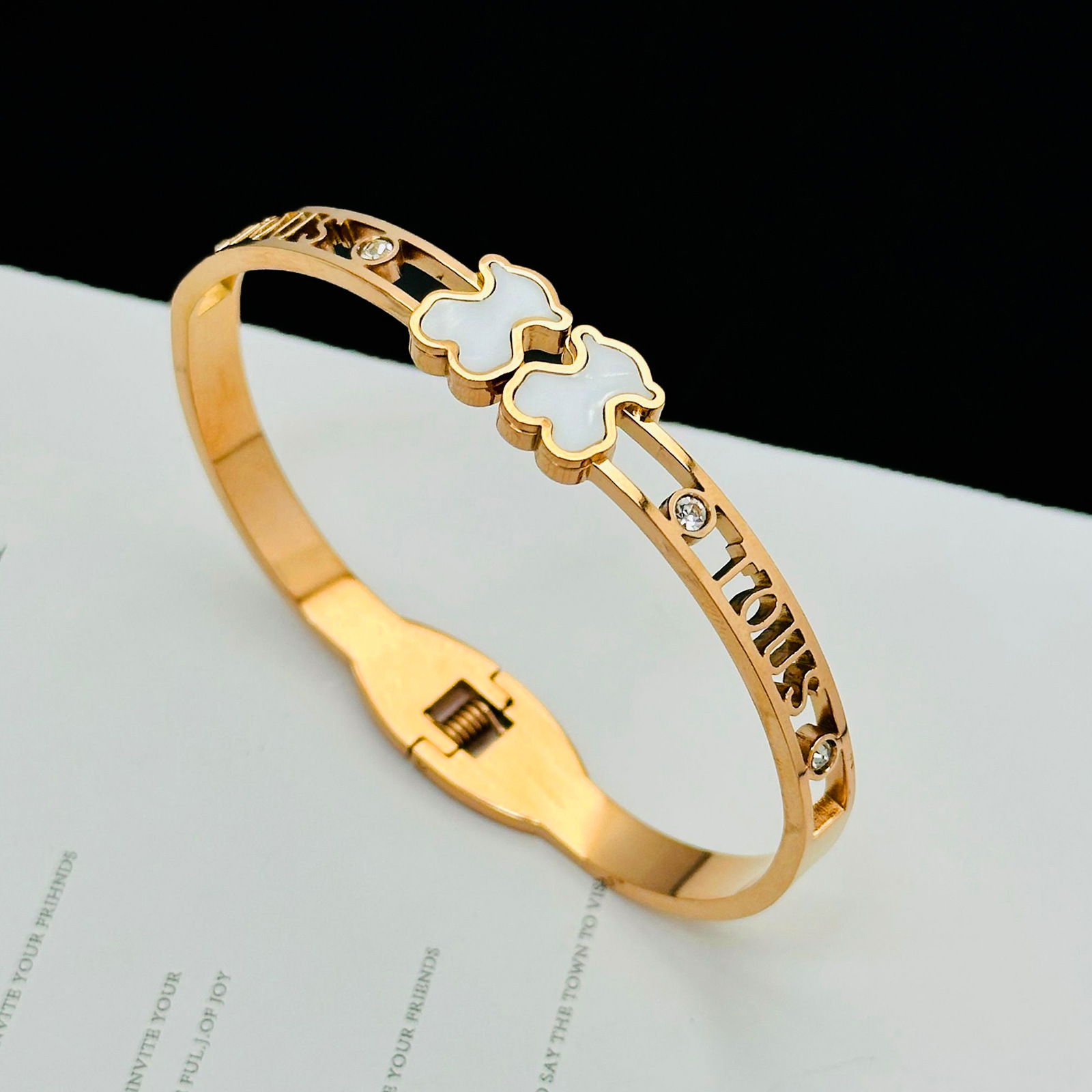 Red en línea venta caliente 18k oro rosa de titanio pulsera de acero ossa mujer diamante hueco pareja joyas pulseras de moda al por mayor