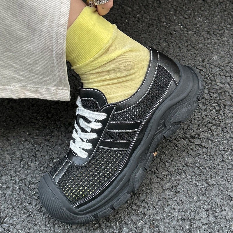 SGIRL TWTW 여름 새 라운드 발가락 메쉬 통기성 추악한 신발 2025 복고풍 편안한 스포츠 및 레저 여성 신발