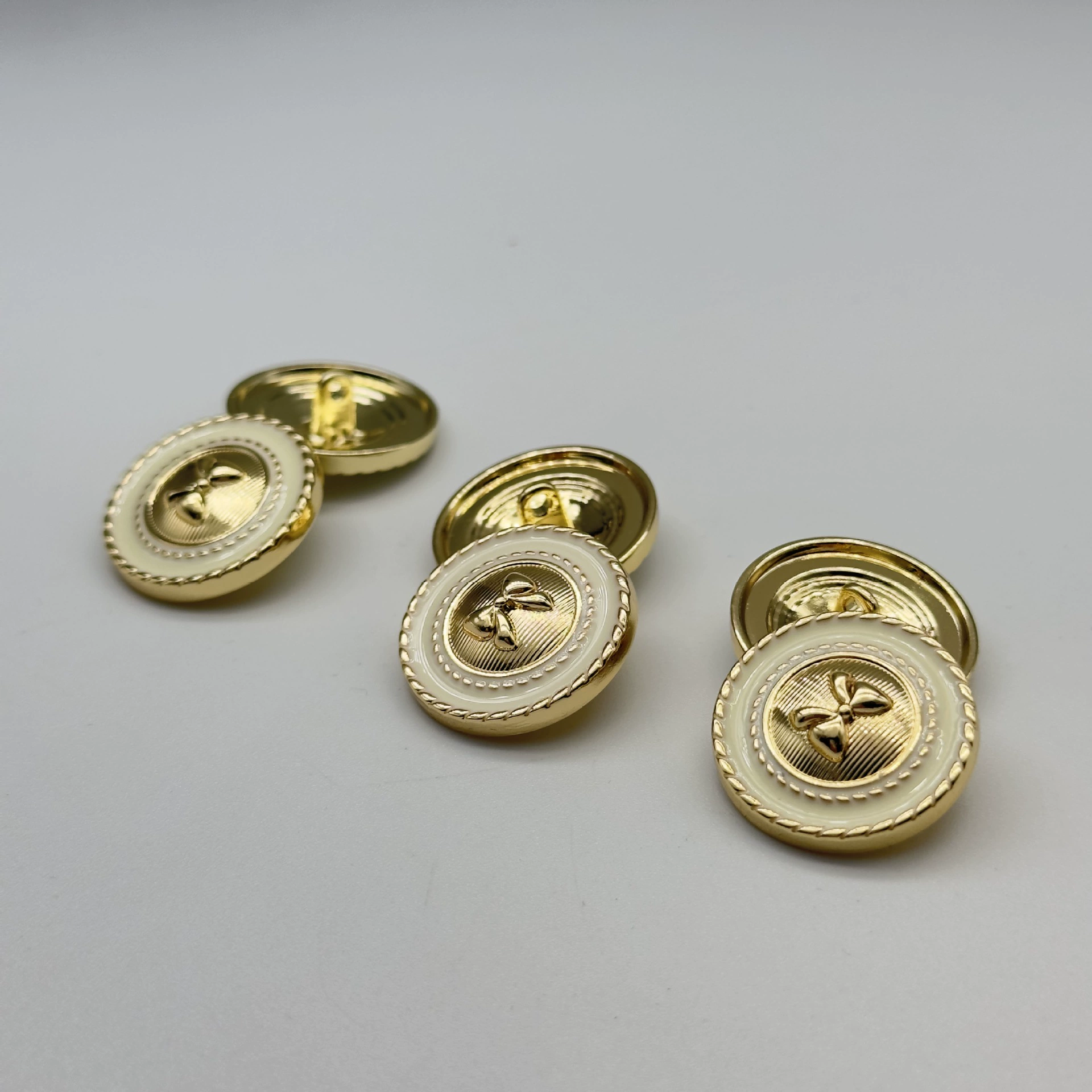 Металлический тренч, кашемир, украшения, в стиле Chanel