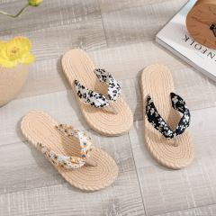 Manufacturer wholesale summer new imitation straw women's casual flip-flops flower Korean trend beach sandals