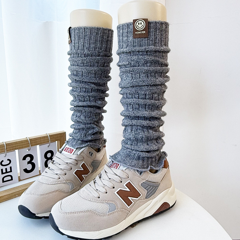 Japanese-Style Milky White Cashmere Sock Covers for Women, Autumn and Winter Retro Lazy Stacked Knit Smoke Gray Calf Sock Covers