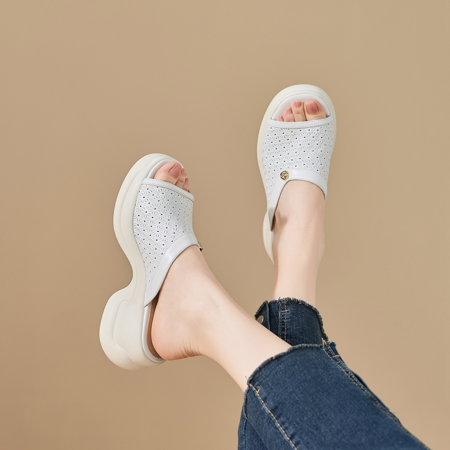 Sandal cao gót nữ mũi hở đế dày 6,5 cm phong cách đơn giản — màu trắng ngà