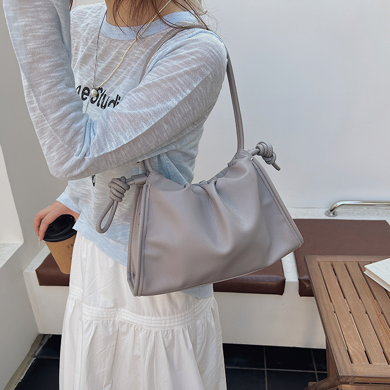 Bolso de mano plegado transfronterizo bolso de brazo universal mujeres otoño / invierno 2025 nuevo estilo de moda bolso de hombro bolso de viaje