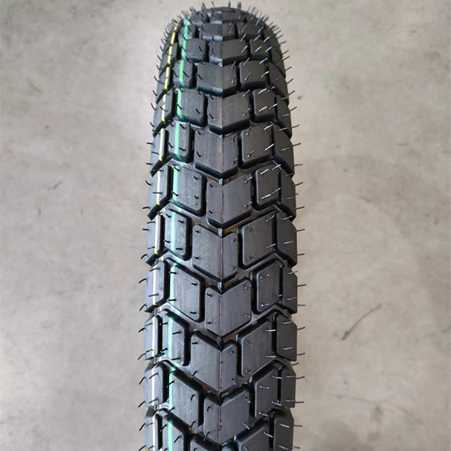 2.75-18 90/90-18 130/80-18  摩托车胎真空胎