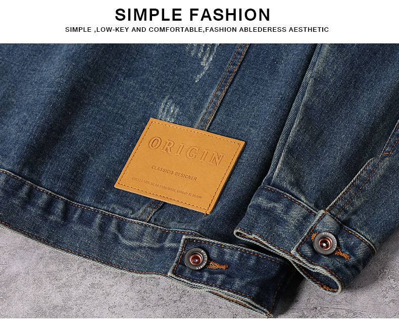 Herr denimjacka med broderi lös passform tvättad blå_voghion.com
