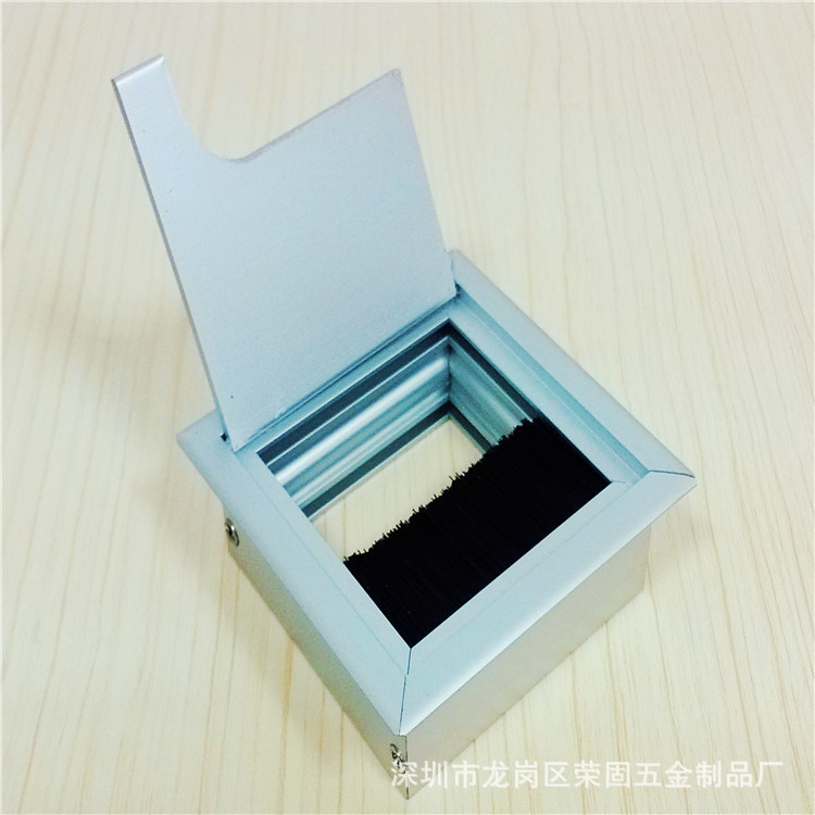 Su popular computadora de escritorio de oficina de aleación de aluminio caja de alambre cubierta de agujero de alambre rectangular caja de alambre perforado 80*80mm