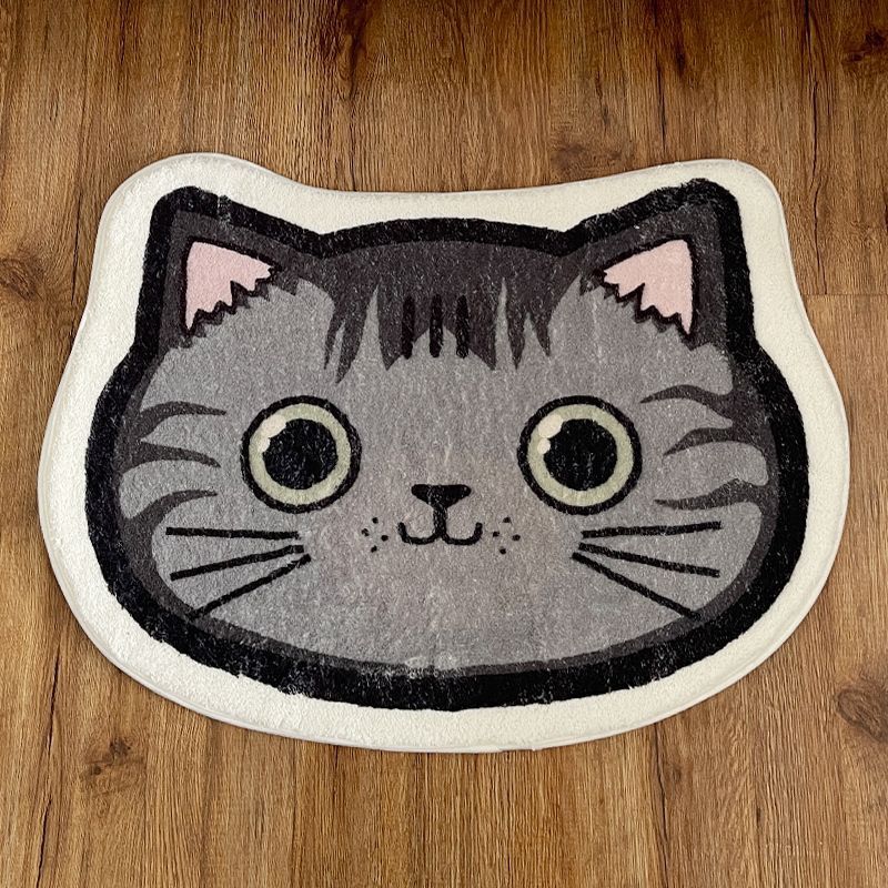 앞머리가 있는 새끼 고양이