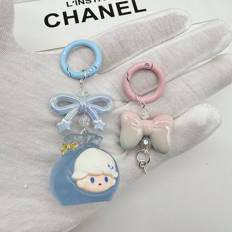 蝶結びのキーホルダーのカバンはスプリングを掛けてdiyのアクセサリーの部品を掛けます。|undefined