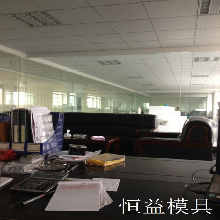 三角架框架日用品塑料模具宝宝餐椅车模具餐具面板PC+ABS注塑模具