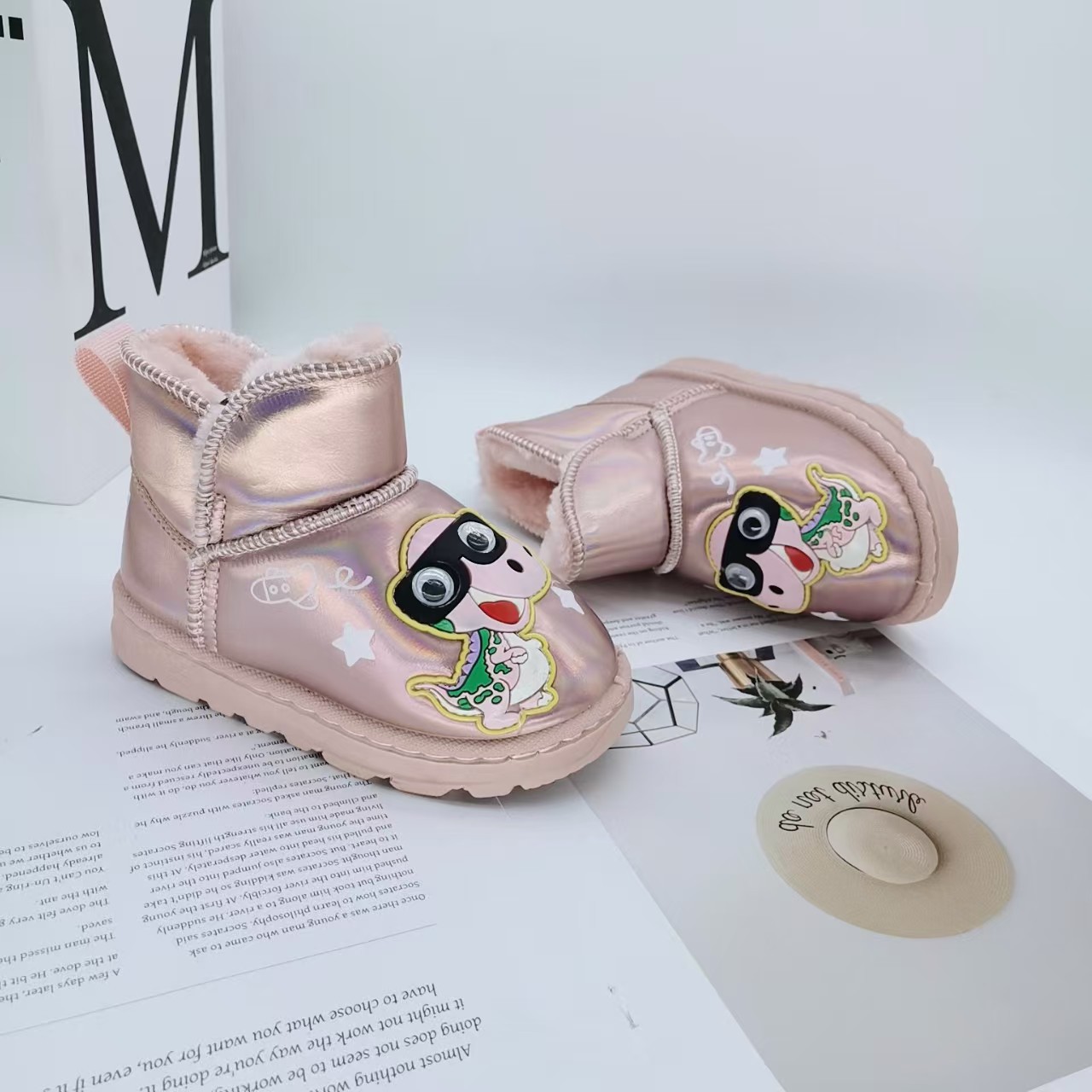 Botas de nieve para niños de invierno 2025 nuevas botas cortas para niños con botas de algodón para niñas más gruesas