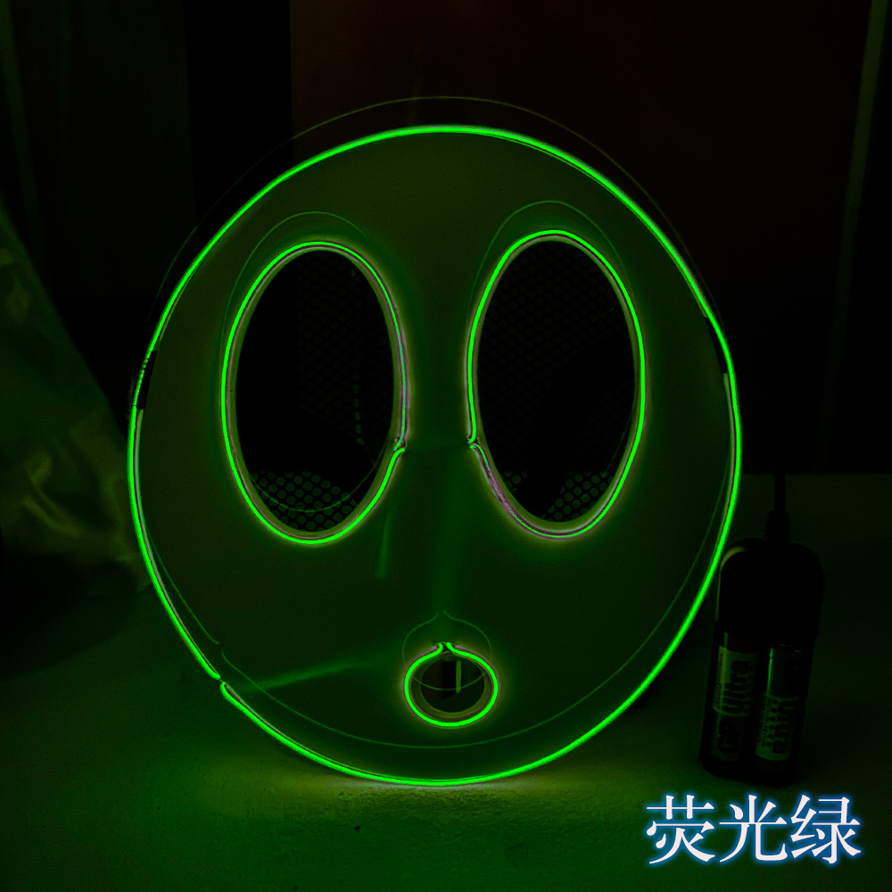 Modelo luminoso-chico tímido-verde fluorescente