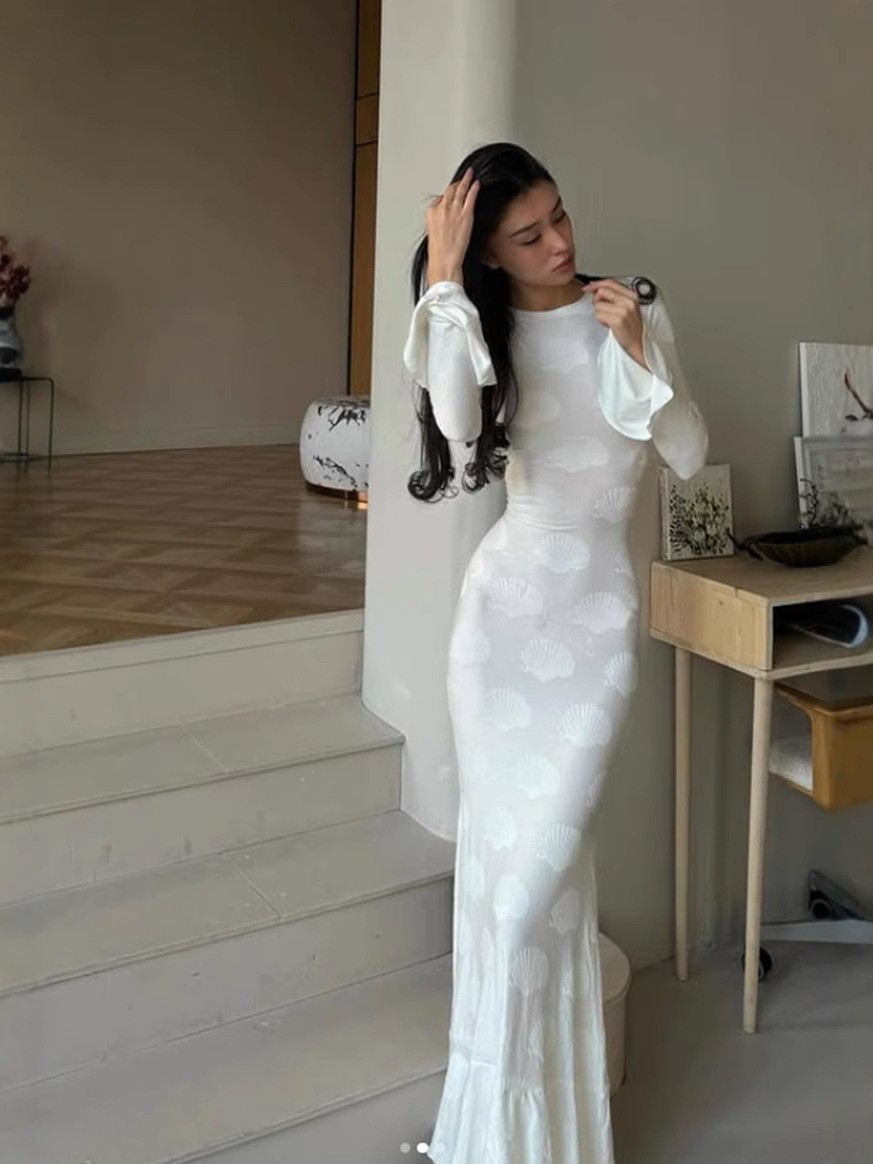 2025 חוצה גבולות בסגנון חדש אירופאי ואמריקאי AliExpress פופולרי עם צווארון עגול פעמון רצועה ללא גב שמלה עם שרוולים ארוכים בסגנון תאווה טהורה