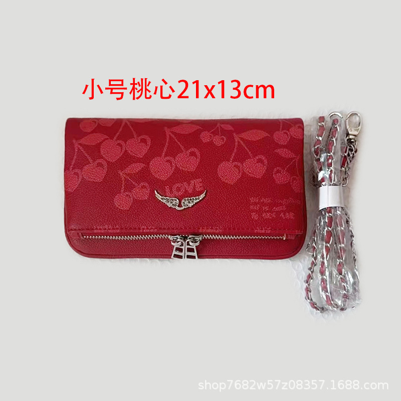 Bolso de hombro con diseño de alas e impresión de letras, cadena incluida