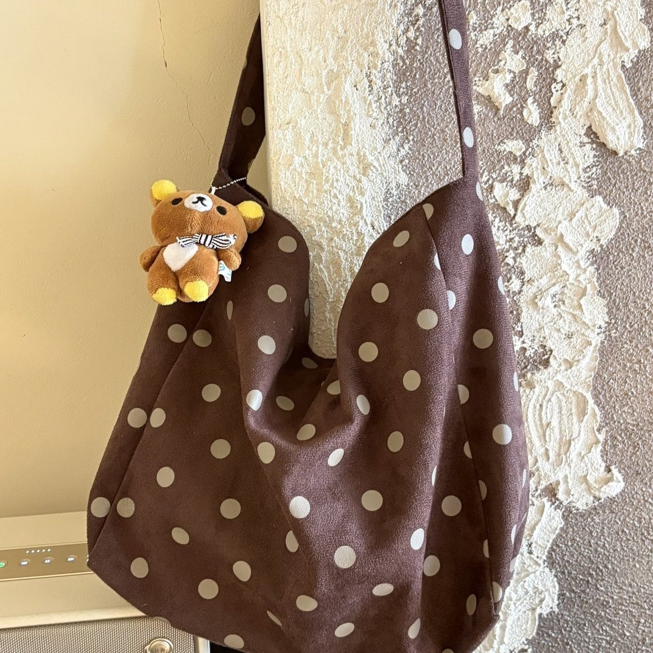 Large-capacity bag, polka dot suede, new style, versatile, simple, retro, casual, suitable for commuting, autumn/winter, outerwear J9