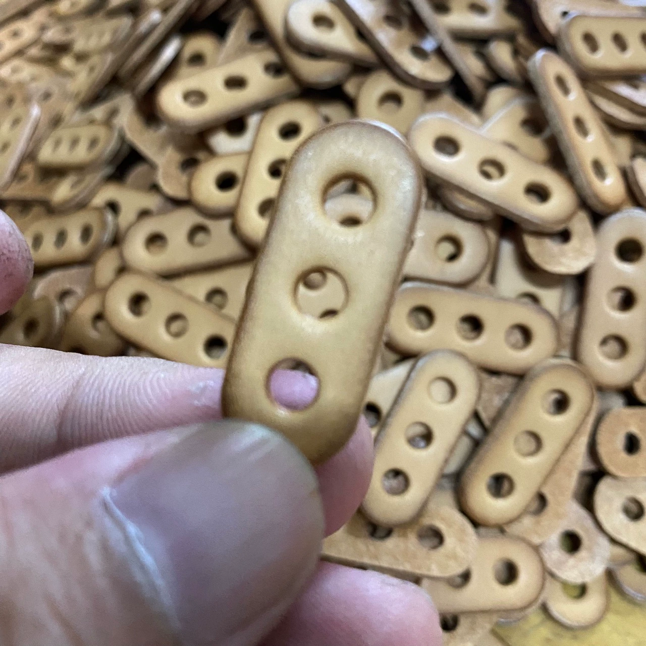 Кожаная кожаная пряжка пикап пряжка свинья носовая пряжка