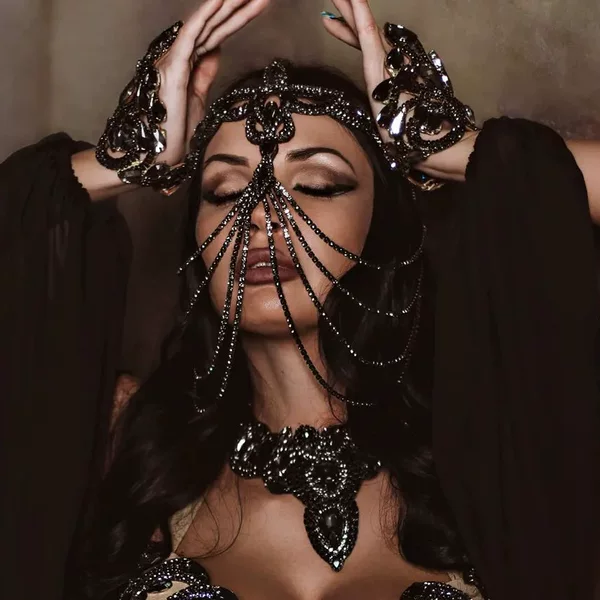 Cross-border New Exaggerated Rhinestone Black Mask European and American Makeup Party Party Facial Hair Accessories Female Mask