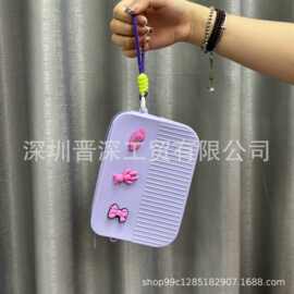 跨境现货新款硅胶零钱包现货卡通洞洞diy按扣儿童成人多色手腕包