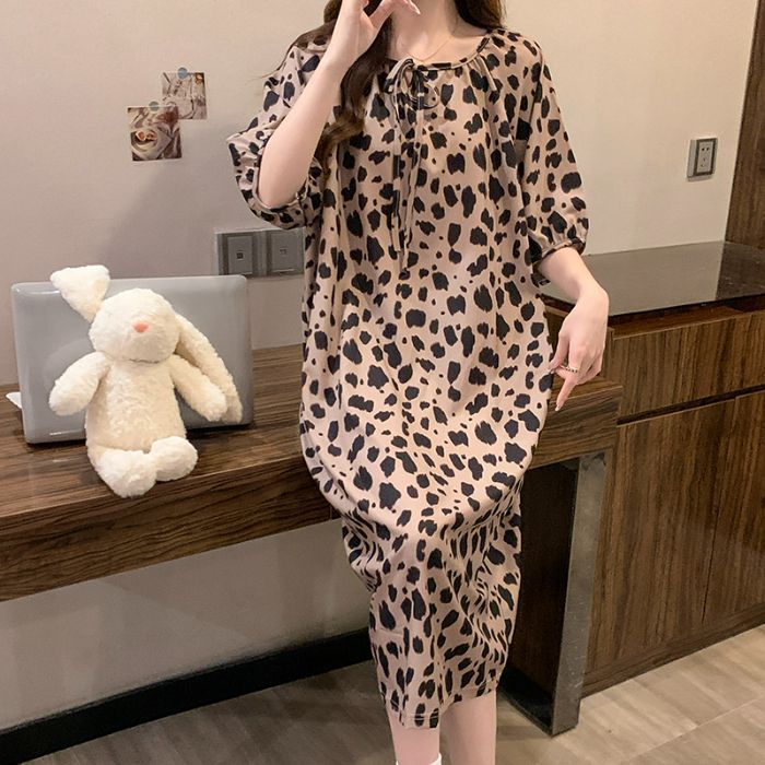 Venta al por mayor transfronteriza verano nuevo estilo mujer camisón de manga corta estilo jersey imitación seda de hielo tela cómoda, flexible y transpirable servicio a domicilio