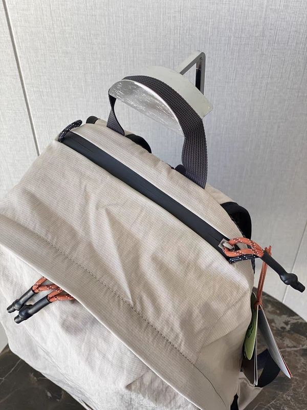 仅0.35kg 外贸原单  防水科技尼龙双肩背包  男女同款 登山户外|undefined
