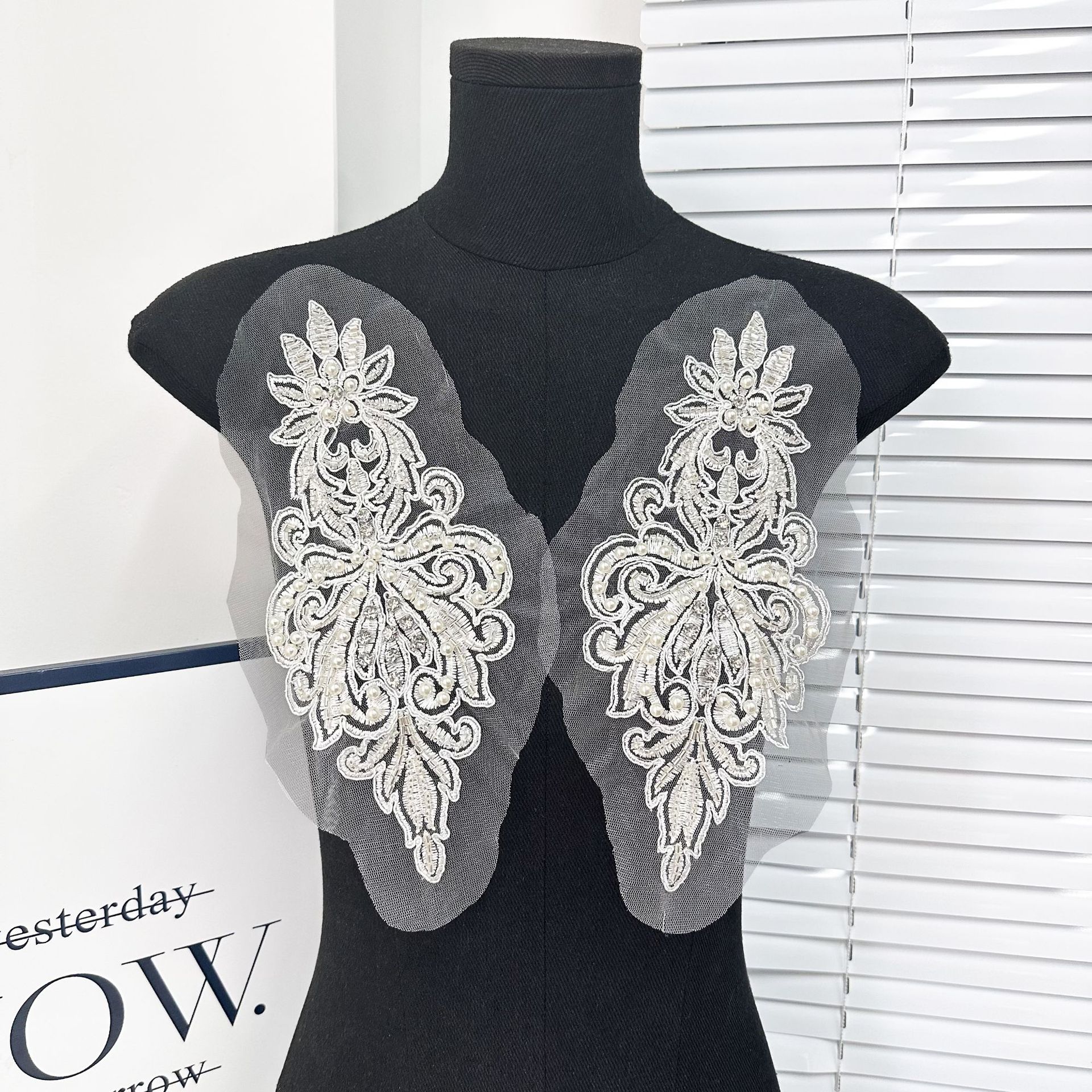 Ventas transfronterizas de encaje, cuentas bordadas, aditivos de tela, accesorios de ropa, faldas, camisas, tocado, accesorios de decoración de collar image 1
