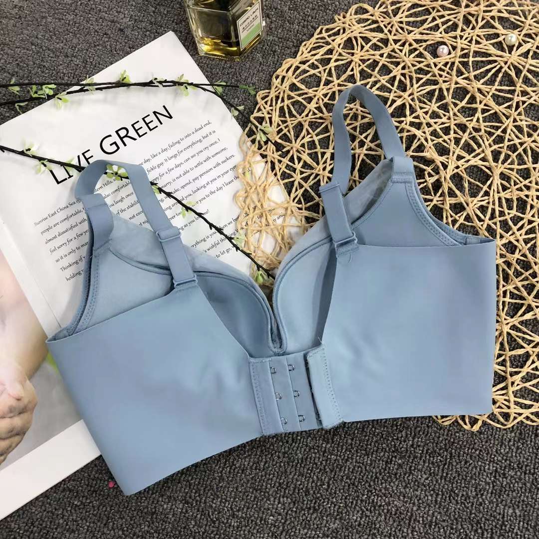 Nueva colección de cuatro pechos ajustable push-up pecho cómodo sin costuras inalámbrico superior delgada inferior ropa interior gruesa sujetador de las mujeres