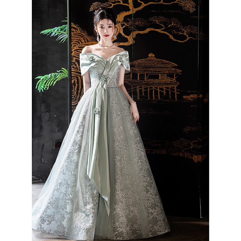 Evening Dress Light Luxury Niche High-end Beautiful Art Test Music Students Folk Songs Bells Solo Concert Princess Dress Green