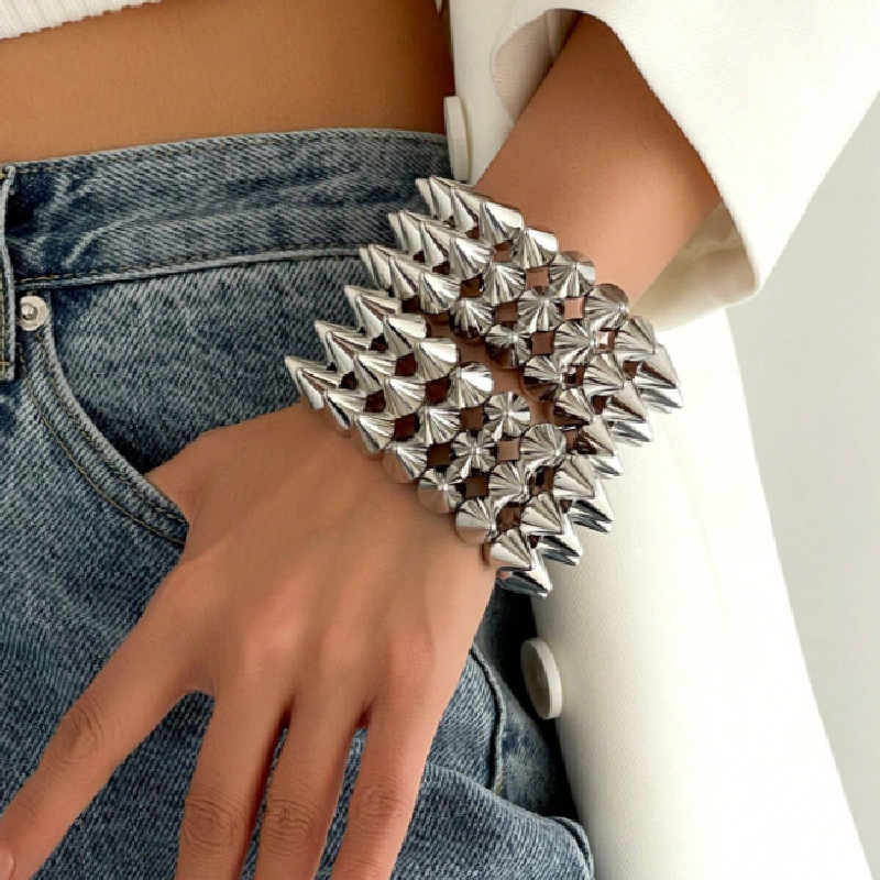 European and American Cross-Border Jewelry Punk Rivet Exaggerated Bracelet New Niche Personalized Design Retro Fashion Wide Bracelet