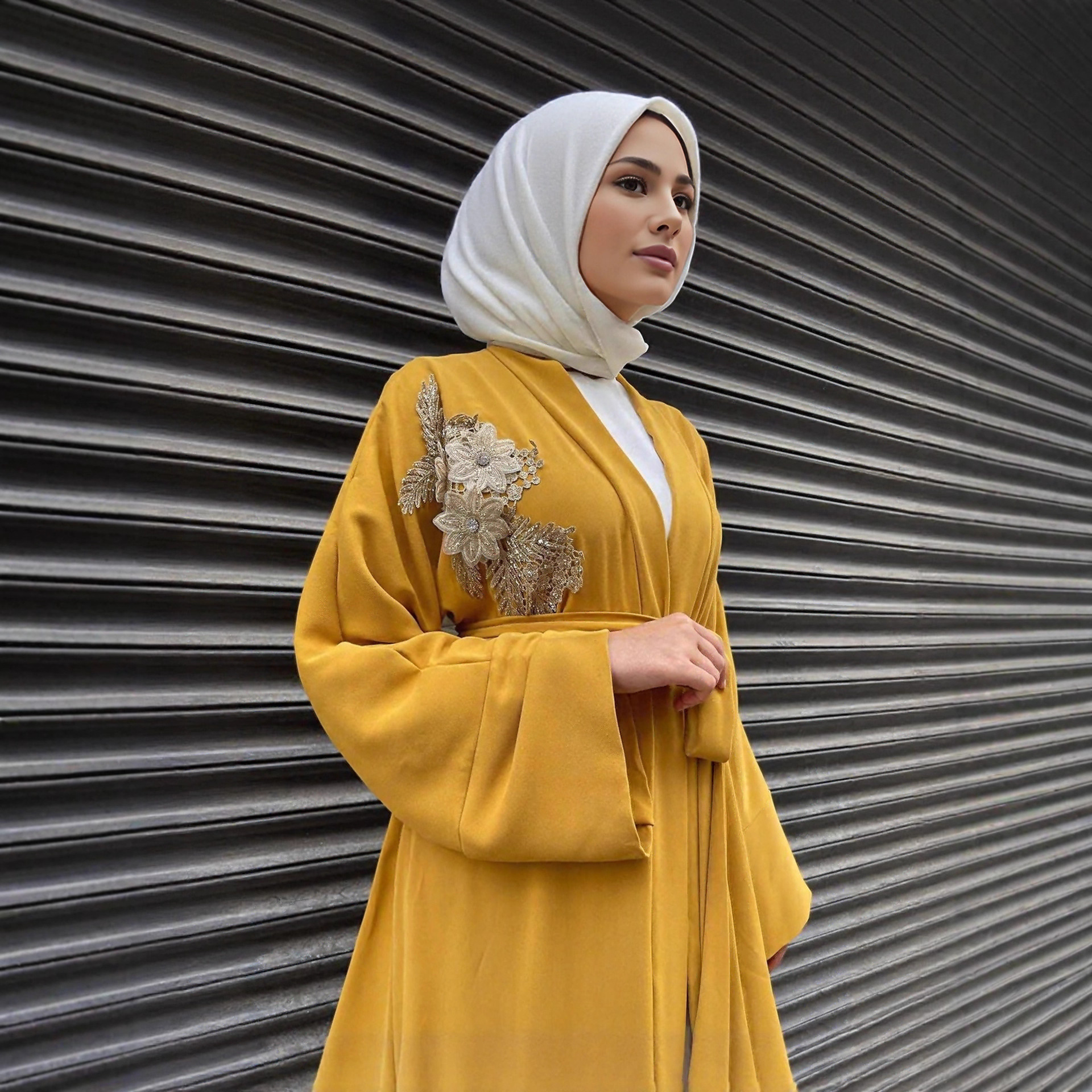 Elegantes, besticktes muslimisches Abaya-Kleid-Set – Dubai-Stil, schlichtes langes Gewand mit Applikations-Cardigan, islamisches Gebetsoutfit in Kurkuma-Farbe_voghion.com