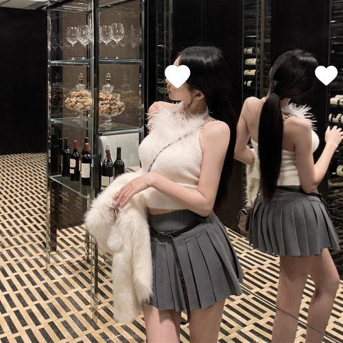 2906 #Black hanging neck knitted halter vest women's autumn and winter sexy short figure-fitting top bottom shirt