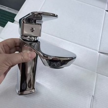 �������ˮ���^�l���gԡ�ҙ�ϴĘ��ϴ����̨�����ˮ���^