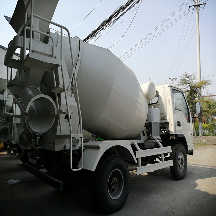小型东风水泥搅拌罐车 国三混凝土搅拌车批发价格 山东移动搅拌车