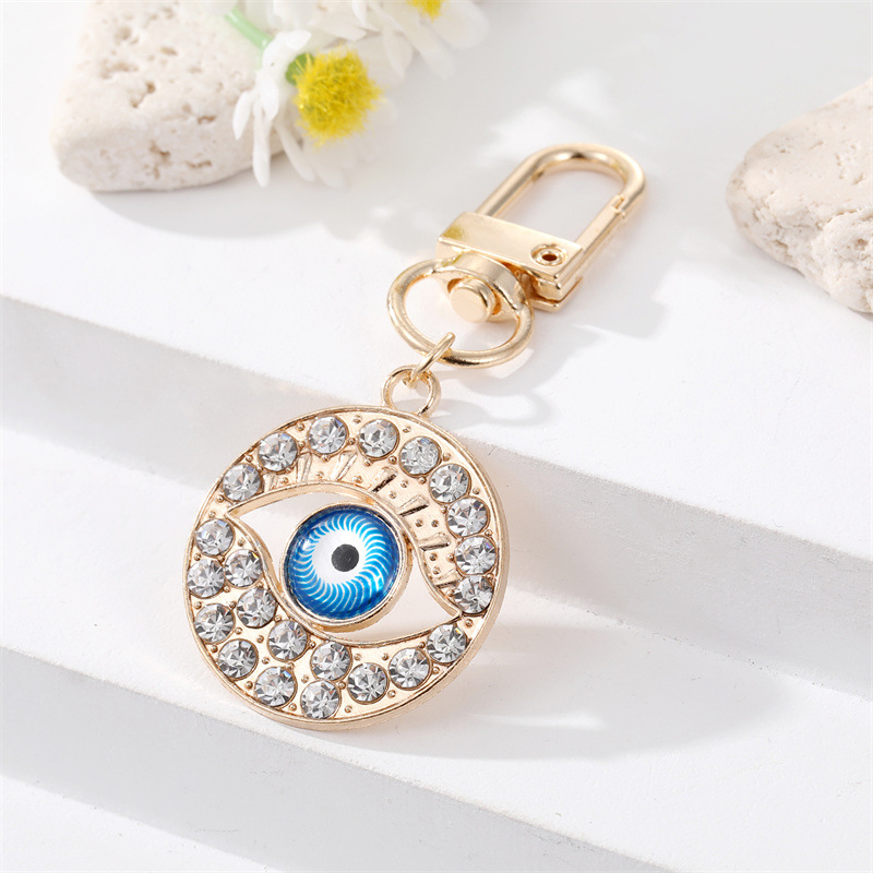 Fashion Drill Alloy Patch Blue Eyes Keychain Hand Of Fatima Devil's Eye Pendant display picture 3