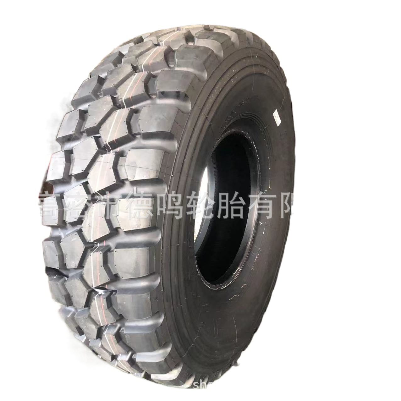 Neumático de camión de bomberos de triángulo delantero 335/365/395/80/85R20 GL073A patrón todoterreno genuino