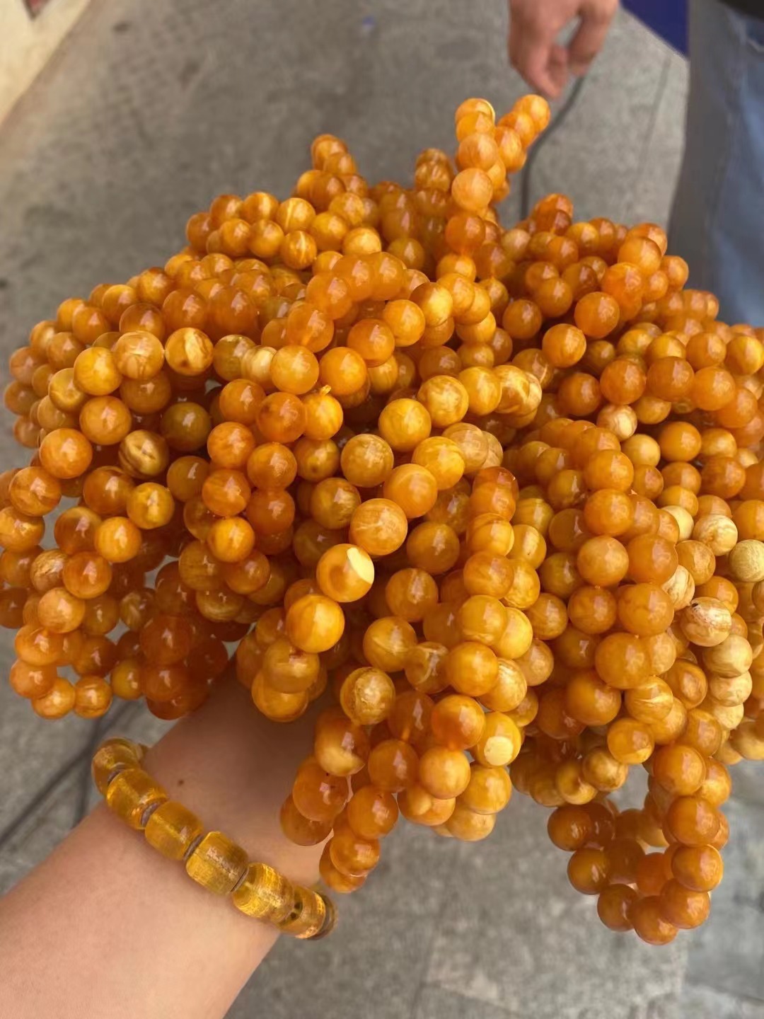 天然欧洲回流工艺老蜜蜜蜡单圈手串鸡油红古董质感全品无杂裂回流