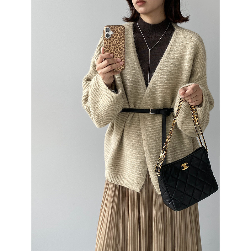 Jiangzuo retro lazy style lantern sleeve knitted cardigan autumn 8 wool Korean V-neck thickened top J8610