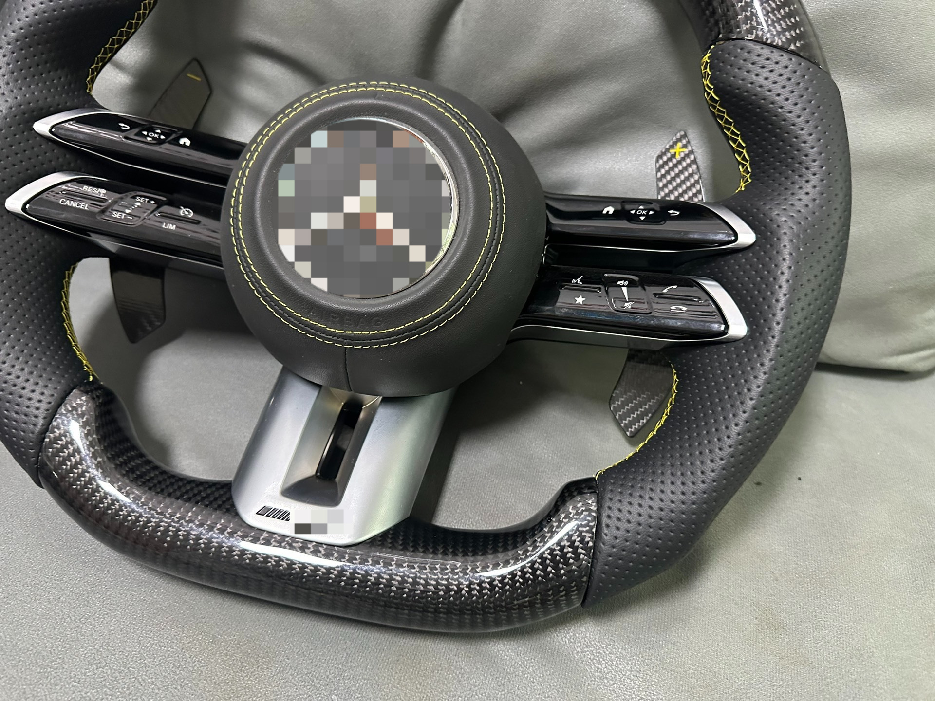 Suitable for Mercedes-Benz Dragonfly AMG steering wheel assembly, GLC260, GLB, E-Class, CLA, all older models upgraded to carbon fiber