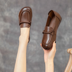 單鞋女2025新款春季休閒平底小皮鞋頭層牛皮復古舒適一腳蹬媽媽鞋