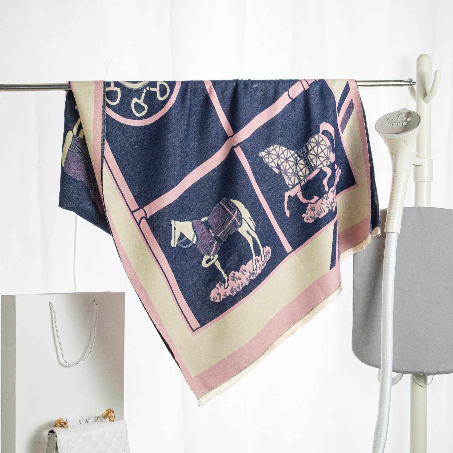 Bufanda transfronteriza, calentador de cuello de estilo francés para otoño e invierno con estampado de caballos, chal para aire acondicionado, largo, ligero y lujoso._voghion.com