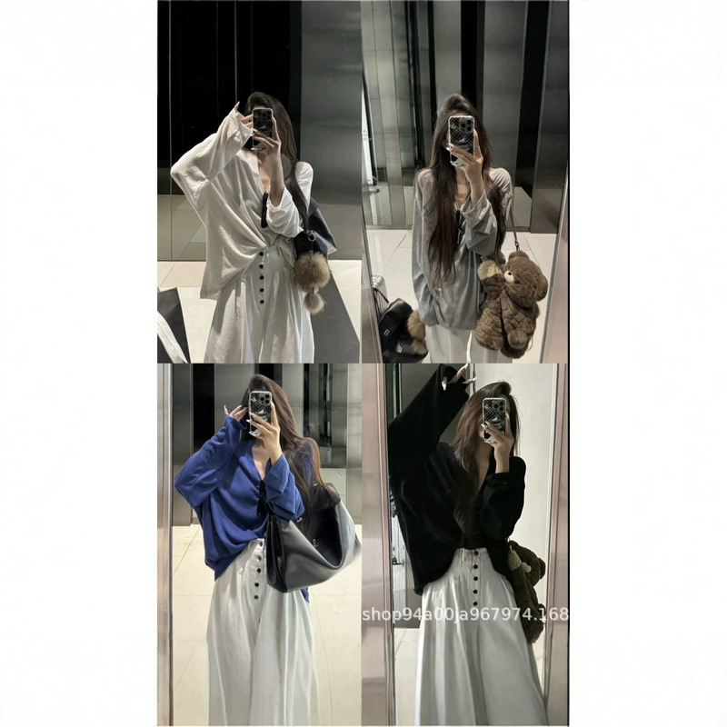 Loose and comfortable deep V-neck boyfriend style casual loose T-shirt, simple and slimming
