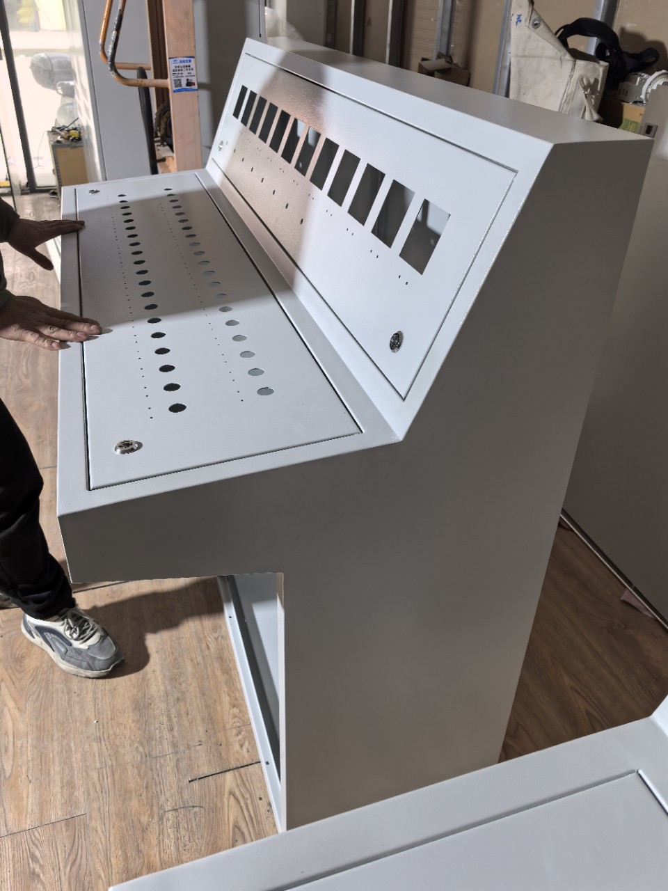 琴式操作台 琴式监控操作台 集成监控系统 厂家供应 琴台柜