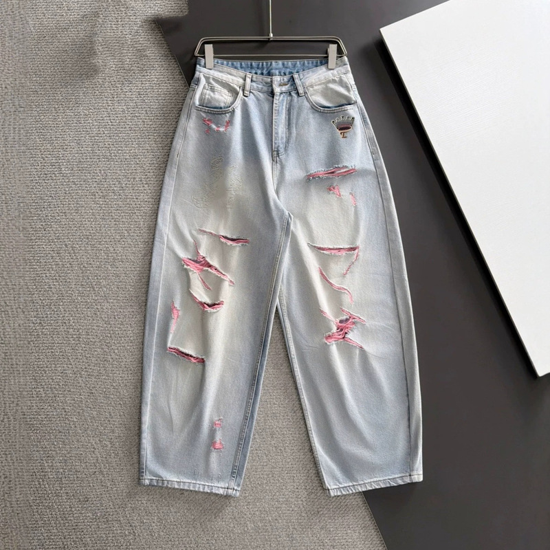 In-Stock High-End Version of Lv's 26Th New Model, Jeans with Crown Letter Embroidery, Pink Lining, Large Holes, Washed and Distressed In-Stock High-End Version of Lv's 26Th New Model, Jeans with Crown Letter Embroidery, Pink Lining, Large Holes, Washed and Distressed