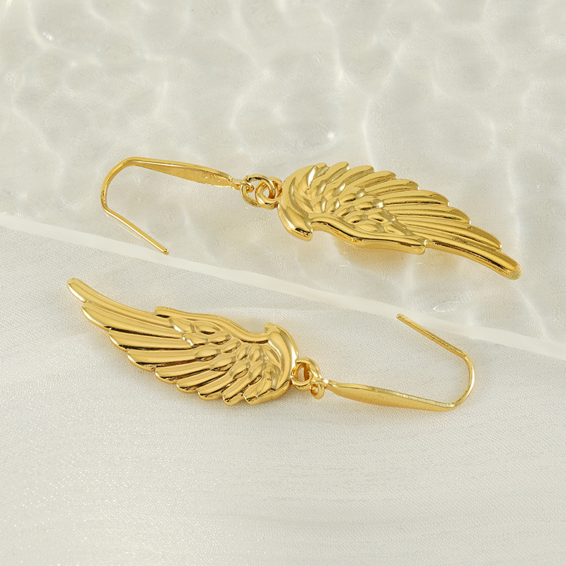 Nuevo diseño transfronterizo, pendientes de alas de plumas de acero inoxidable, pendientes de moda chapados en oro únicos, fábrica al por mayor