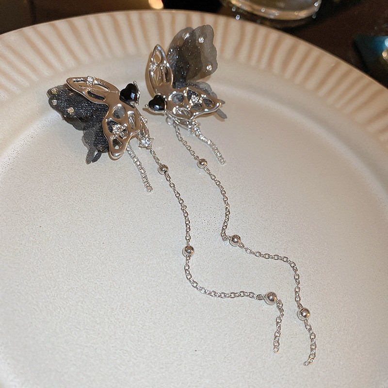 銀の針の黒色の水晶の項の幾何学のピアスの小さい大衆の百合のイヤリングのファッションの気質の軽くて豪華な高級感の耳飾りの卸売り